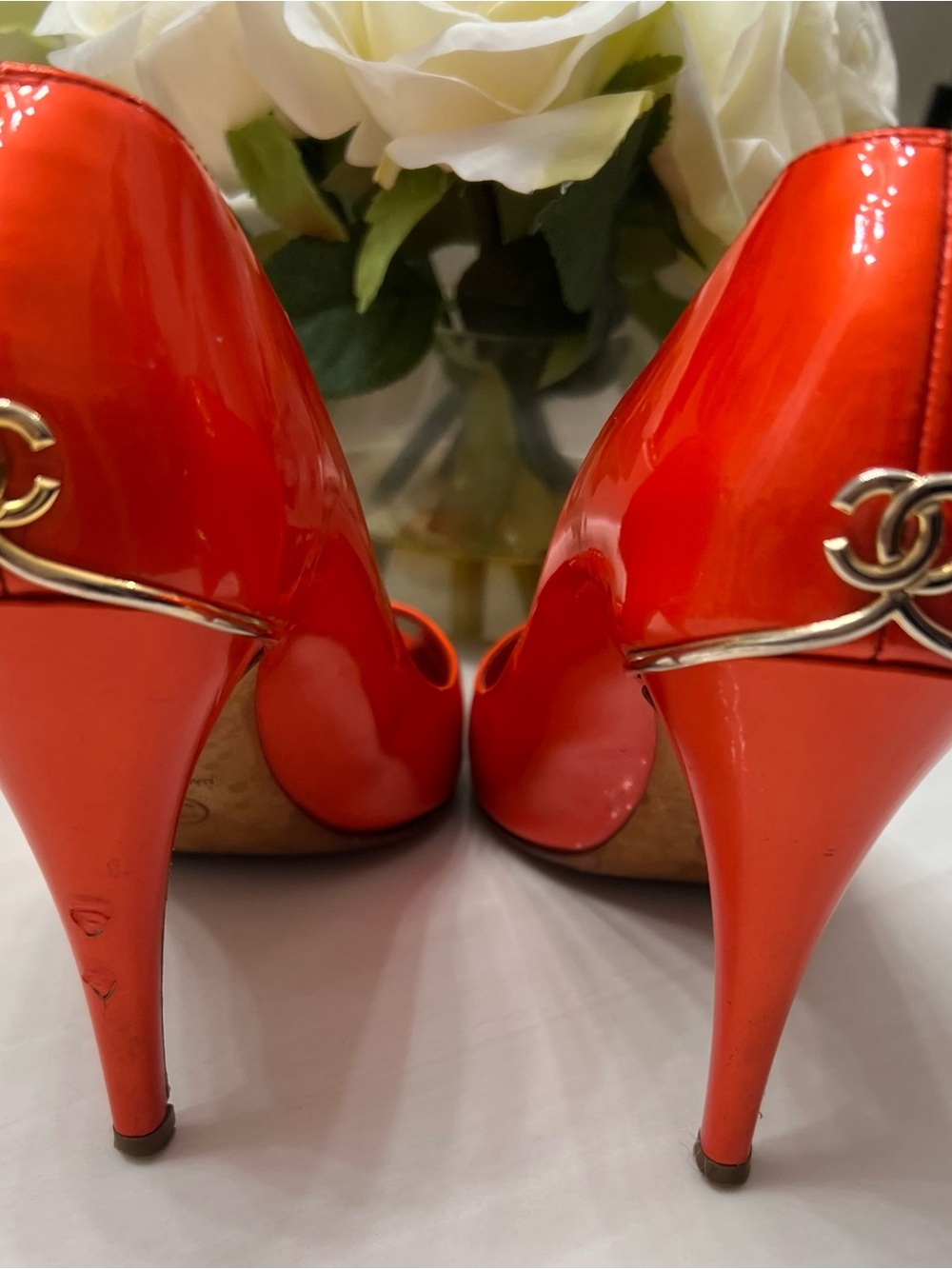 CHANEL Gorgeous Orange Patent Leather Stiletto Pumps with Gold CC Heel 39.5 - Picture 8 of 13